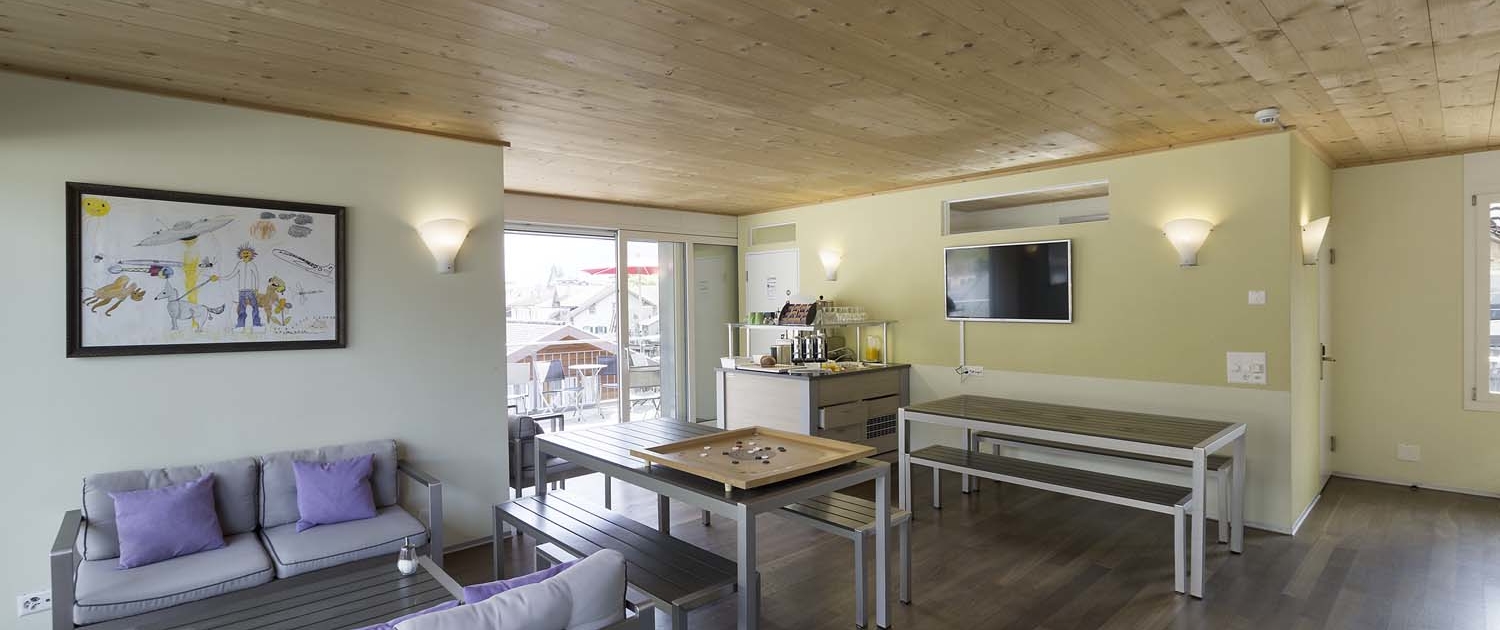Penthouse Lounge im Alplodge Hostel in Interlaken