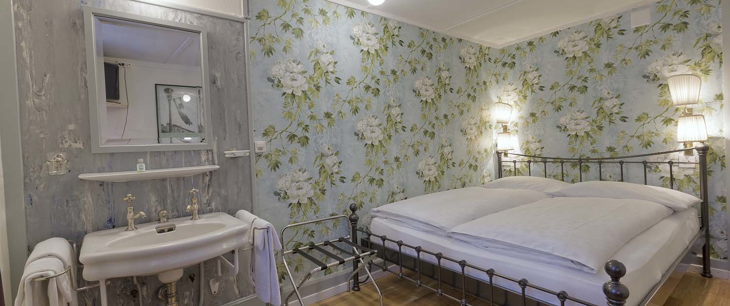 Preisgünstige Doppelzimmer ohne Bad im Alplodge Hostel in Interlaken
