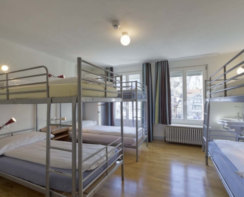 Mehrbett-Zimmer im Alplodge Hostel zentral in Interlaken